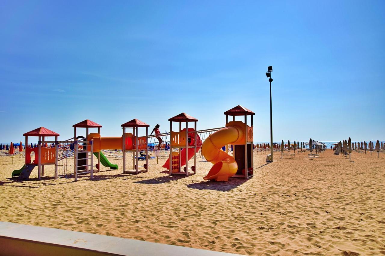 Condominio Cristallo Lignano Sabbiadoro Luaran gambar